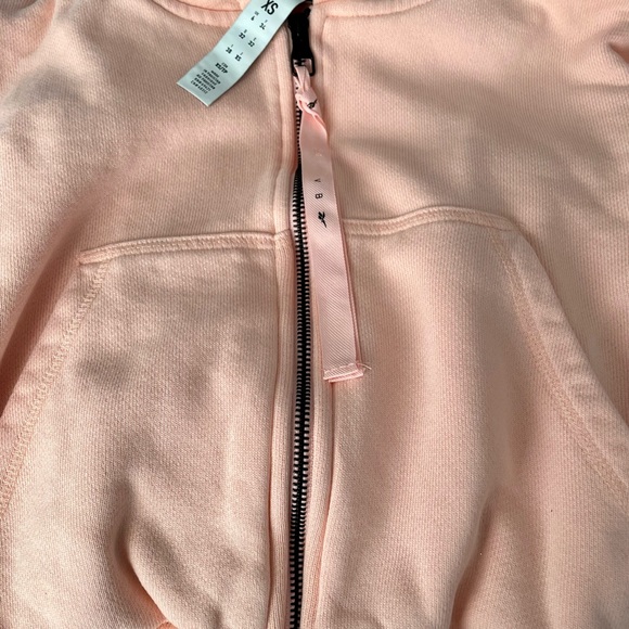 Victoria Beckham Reebok Coral Glow Set - Picture 2 of 5